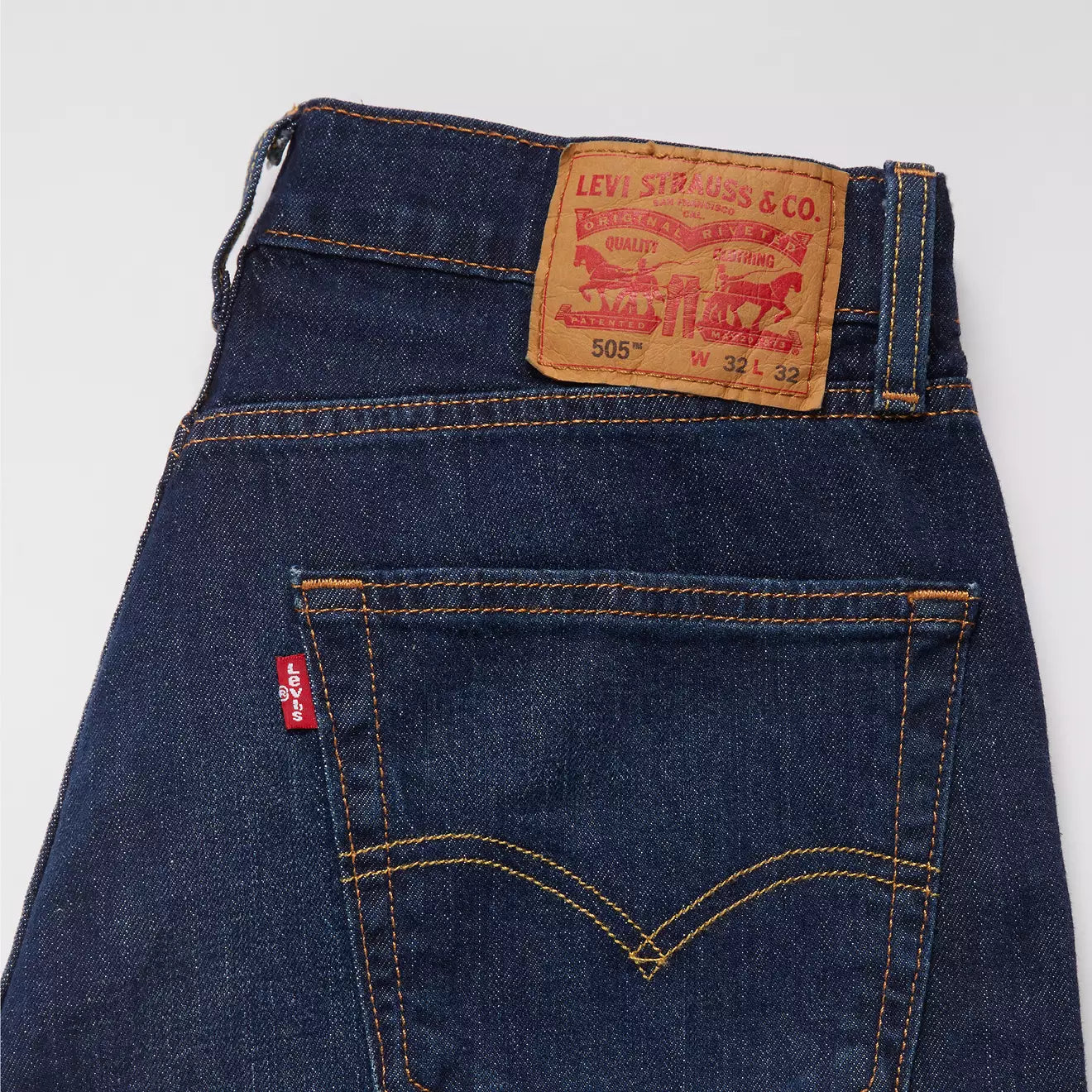 Levi’s - 505 Regular Fit in Nail Loop Knot