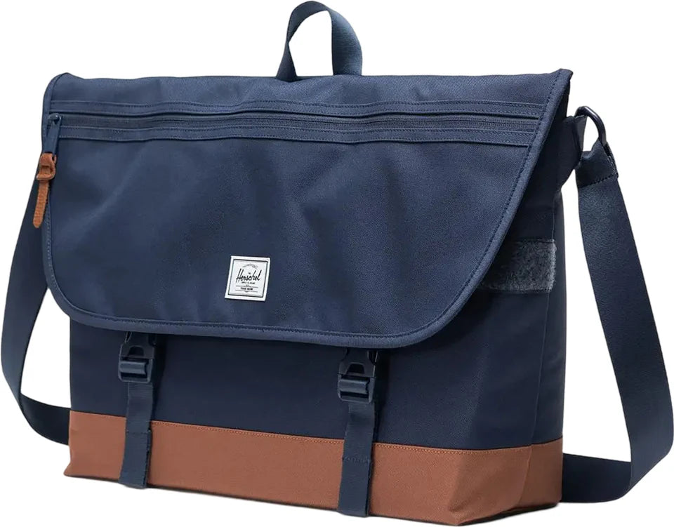 Herschel - Cove Messenger in Navy/Saddle Brown