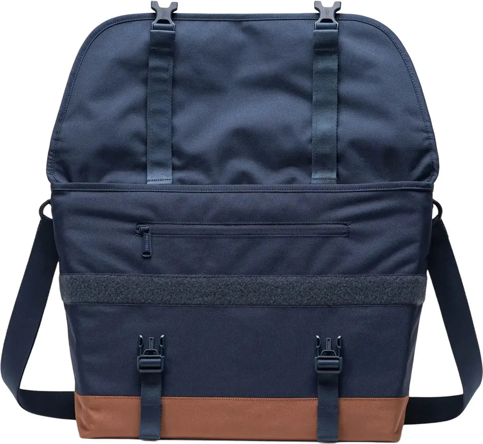 Herschel - Cove Messenger in Navy/Saddle Brown