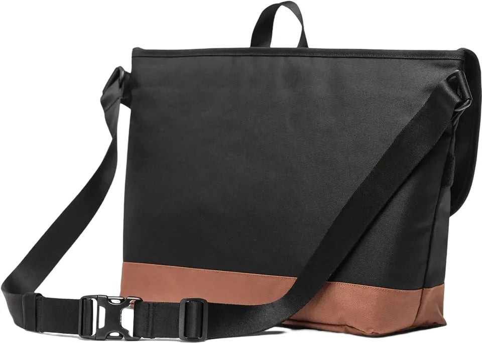 Herschel - Cove Messenger in Black/Saddle Brown