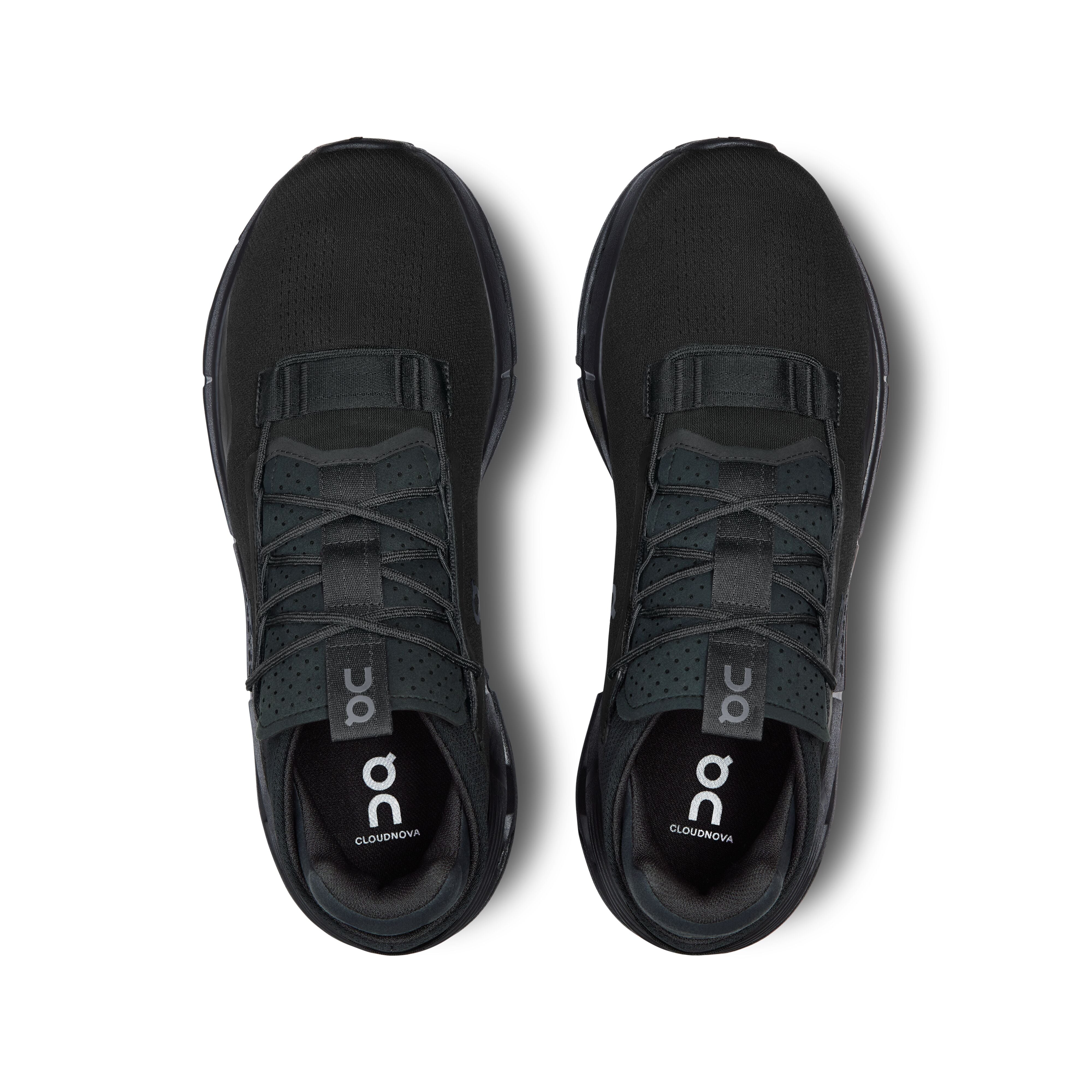 ON Running - Cloudnova 2 in All Black