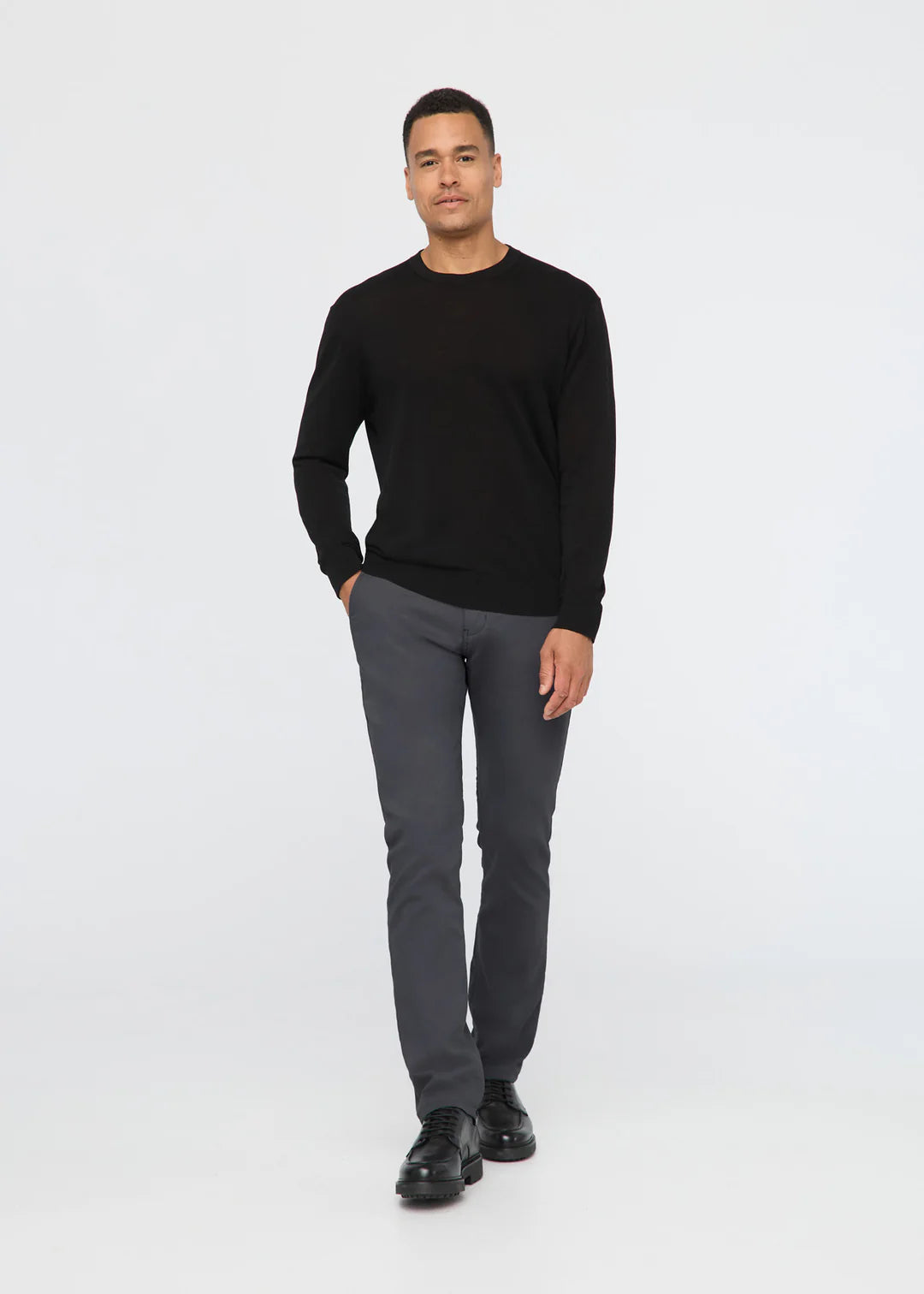 Duer - NuStretch Relaxed Taper Trouser in Charcoal