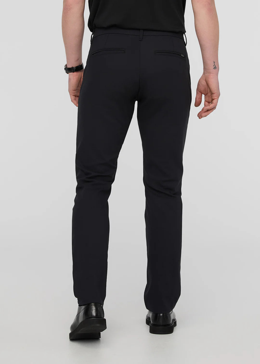 Duer - NuStretch Relaxed Taper Trouser in Black