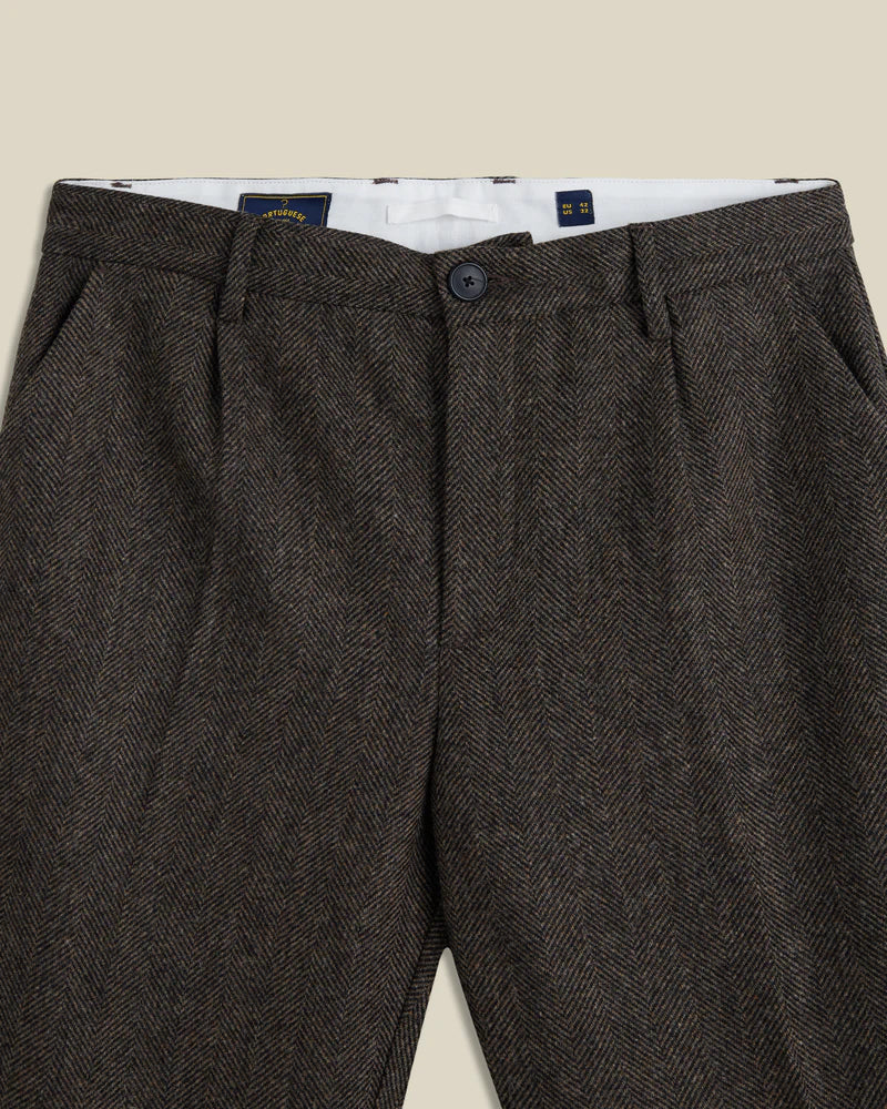 Portuguese Flannel - Wool Herringbone Single Pleat Trousers in Brown