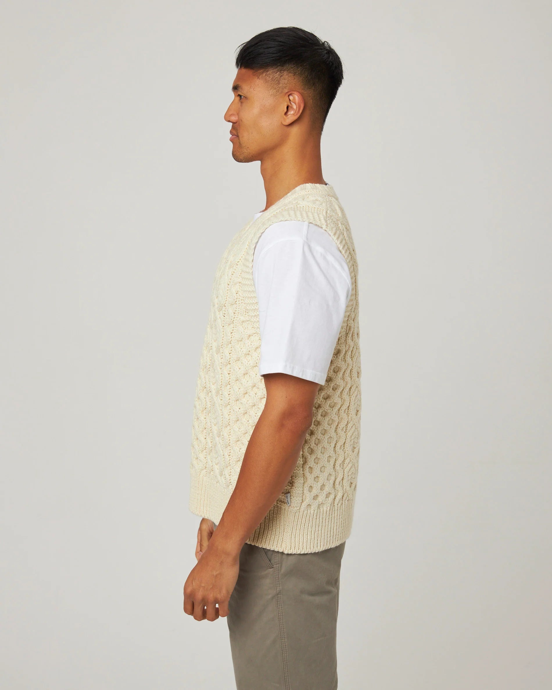Peregrine - Hudson Aran Vest in Ercu