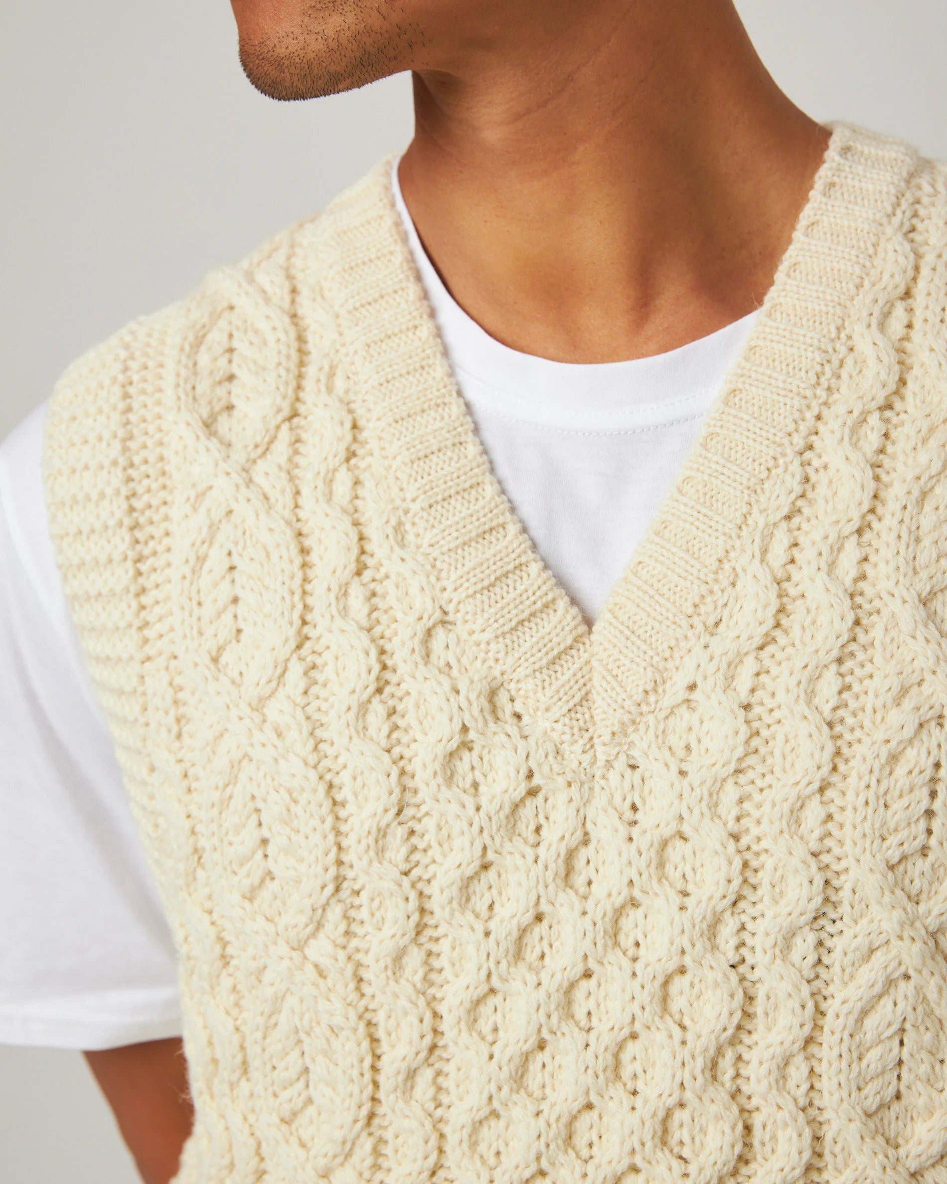 Peregrine - Hudson Aran Vest in Ercu