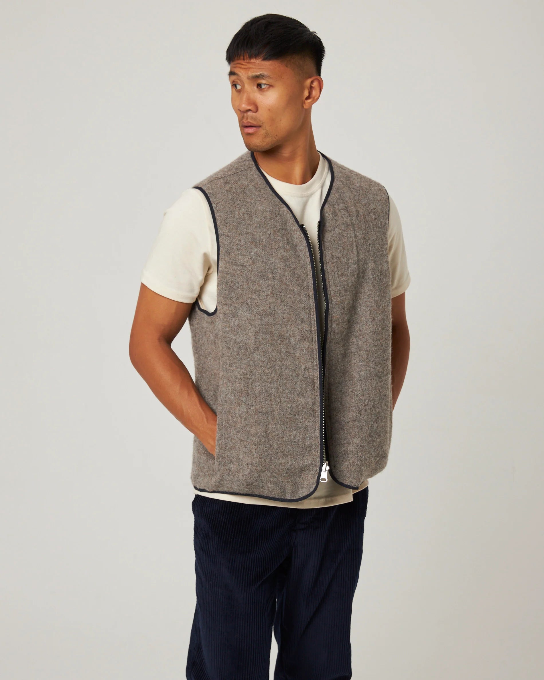 Peregrine - Rex Reverse Gilet in Navy