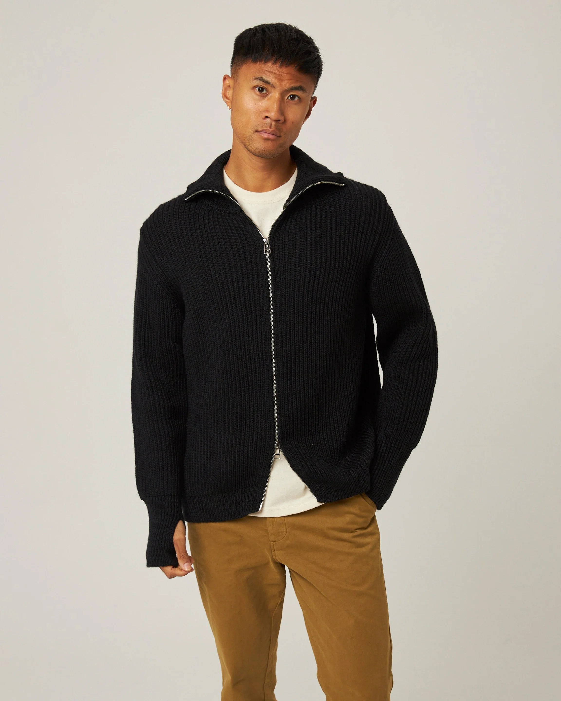 Peregrine - Fisherman Cardigan in Black