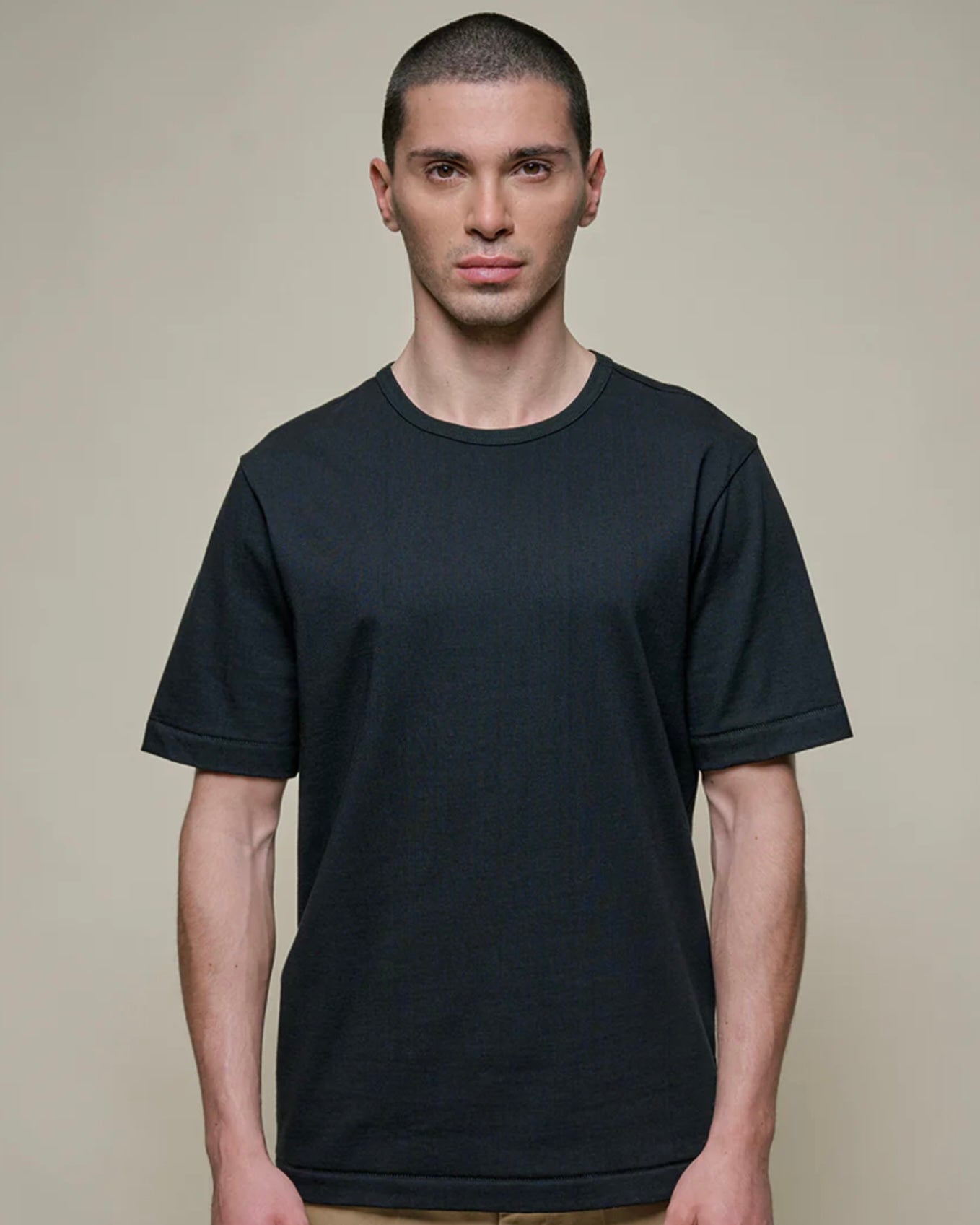 Merz b. Schwanen - 2M15 Vintage Machine Refined Classic Fit T-Shirt in Deep Black