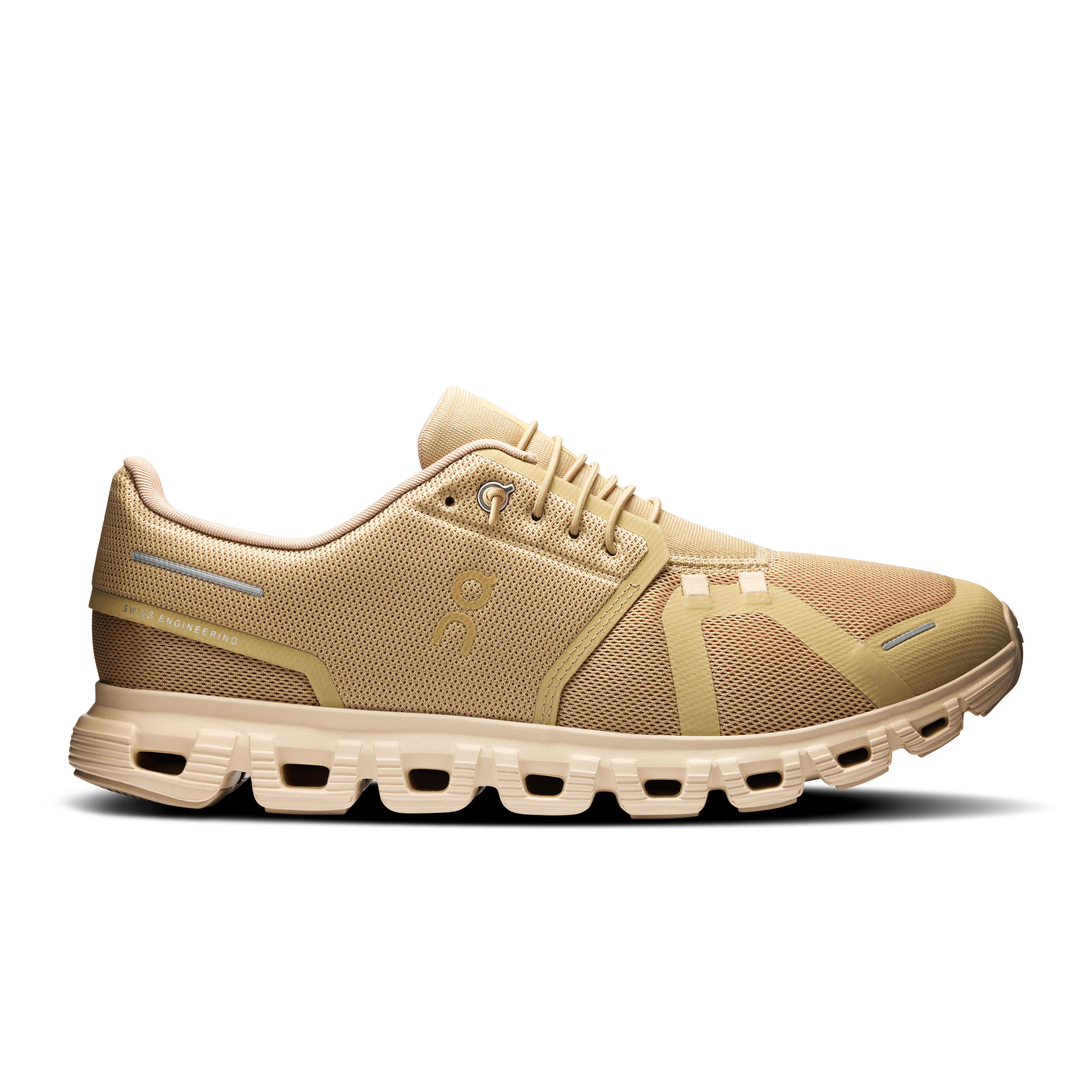 On Running - Cloud 6 in Chai/Sand