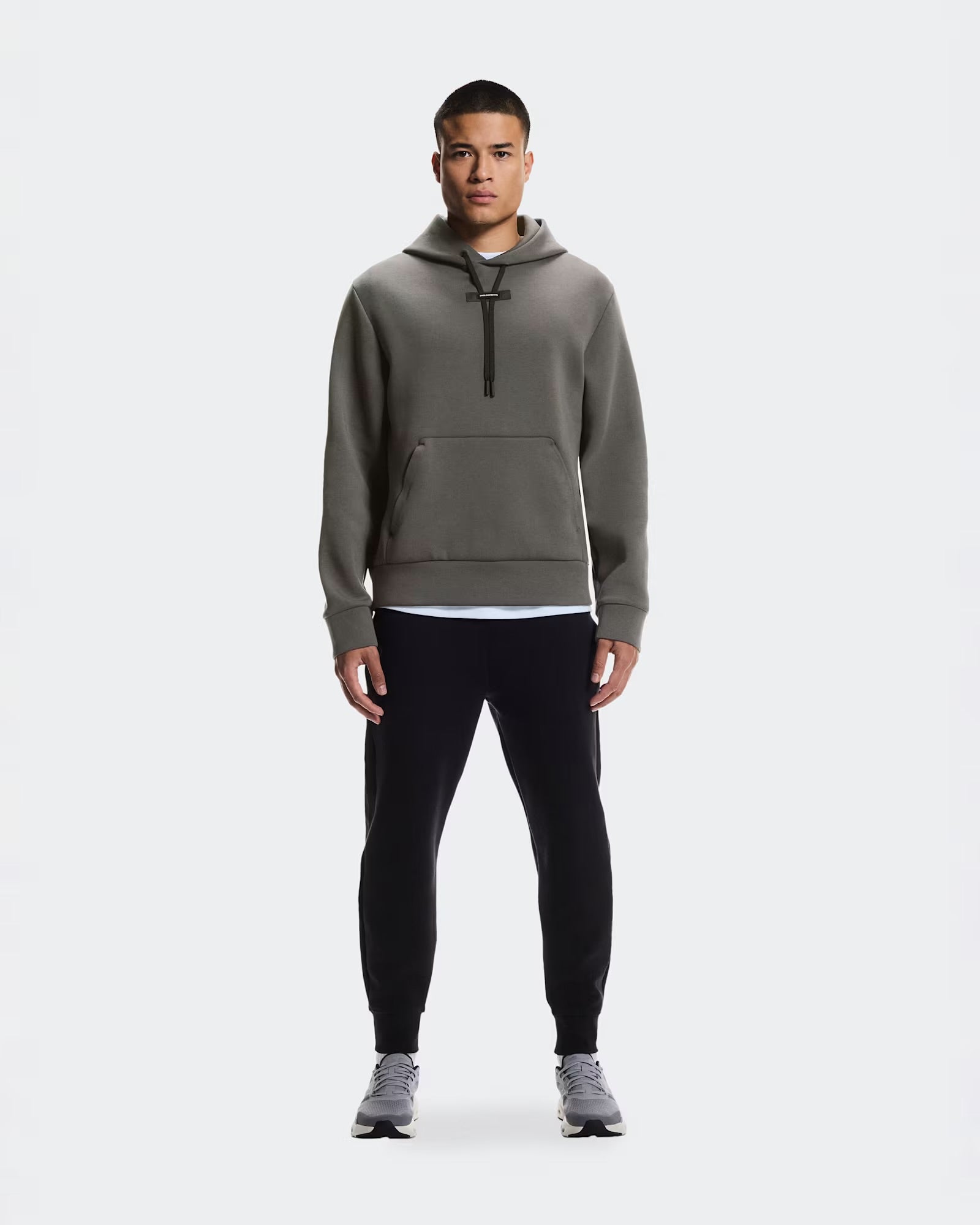 ON Running - Focus Tech Hoodie in Shadow