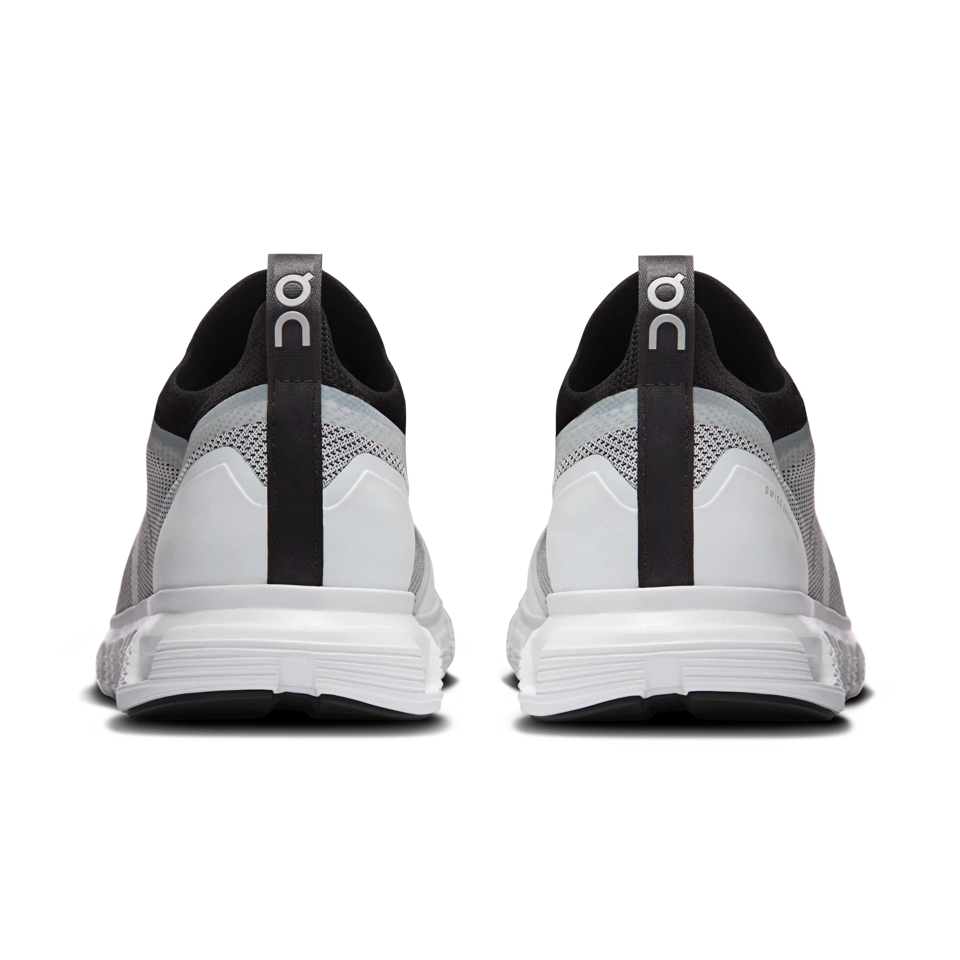 ON Running - Cloud 6 Versa in Black/Ivory
