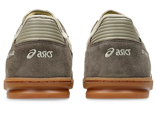 Asics - Skyhand OG in Driftwood/Smoke Grey