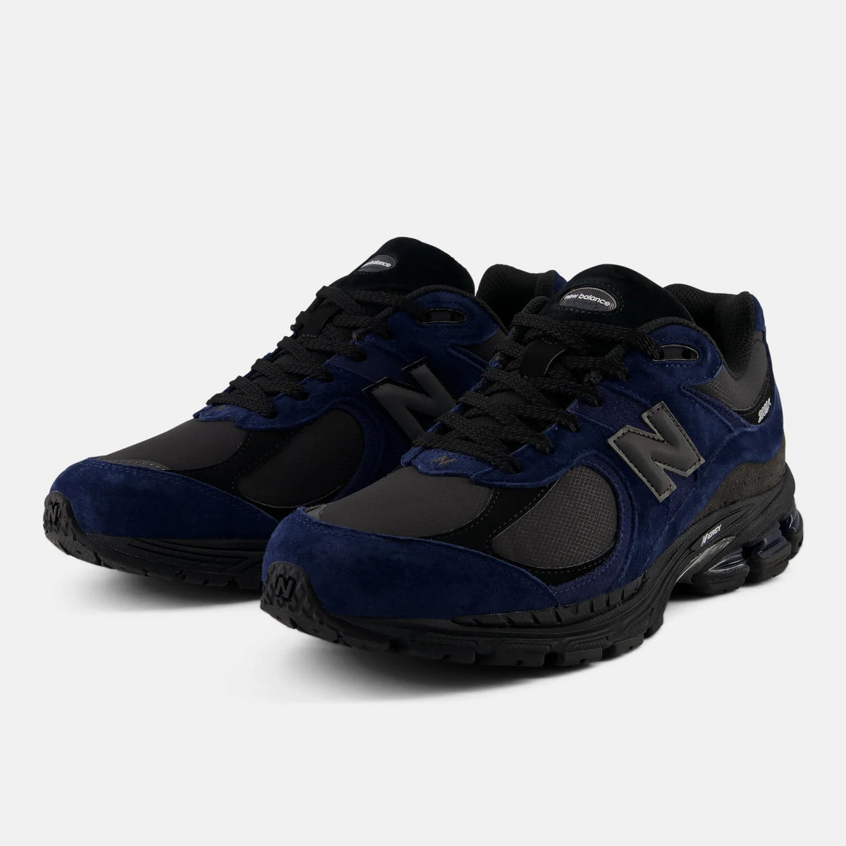 New Balance - 2002 in Dark Night and Black