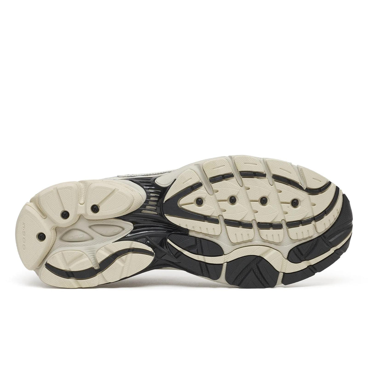 Saucony - Progrid Omni 9 in Eggshell and Quartz