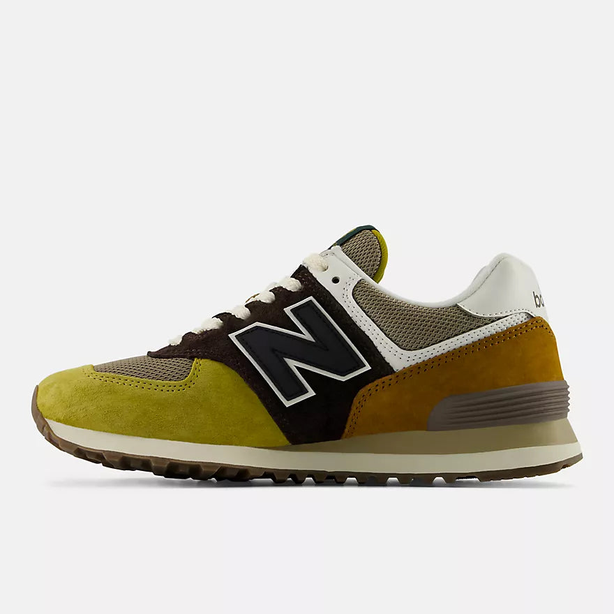 New Balance - 574 in Black coffee with breakfast tea