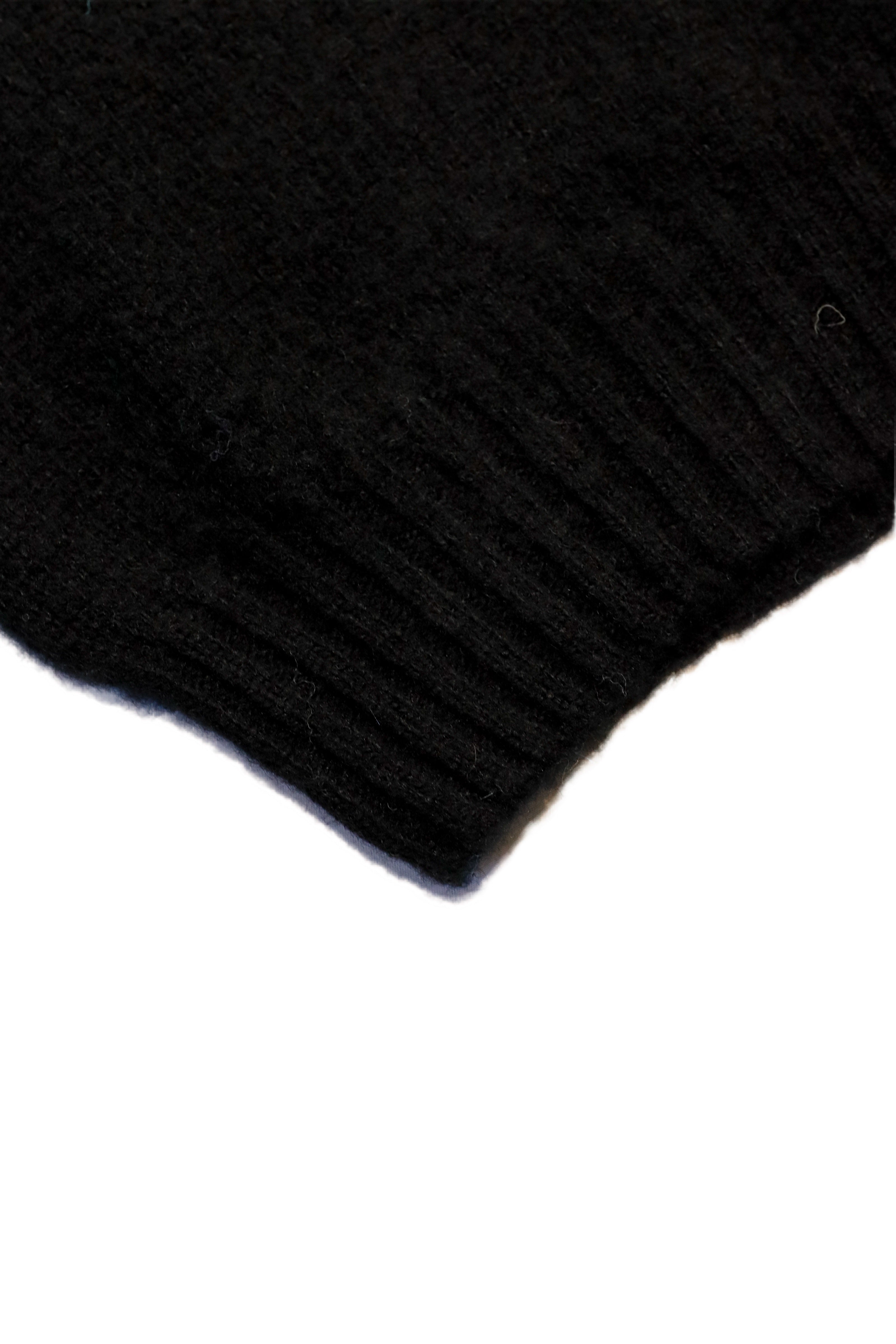 Harley of Scotland - Shaggy Raglan Sweater in Black