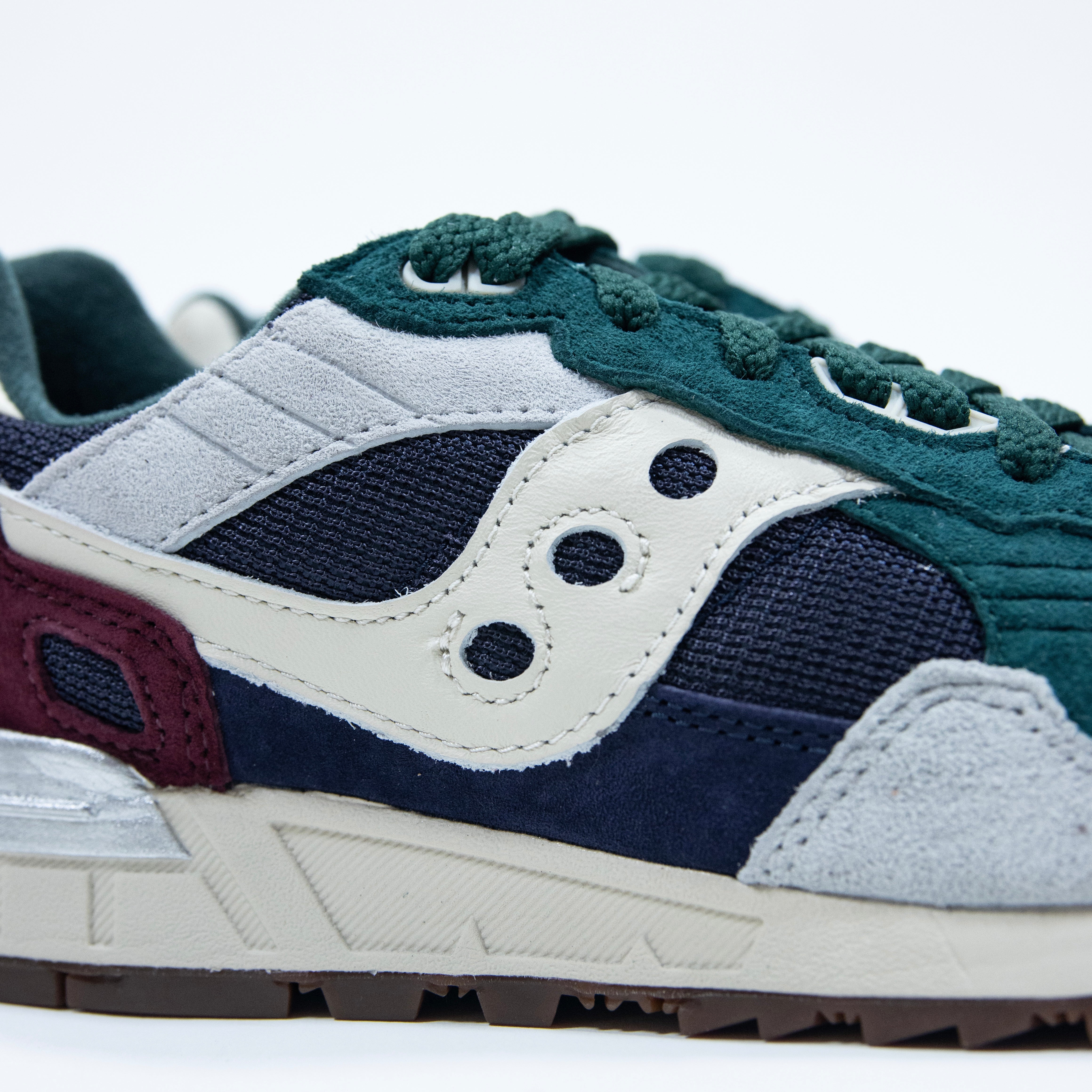 Saucony - Shadow 5000 in Naval/Pine