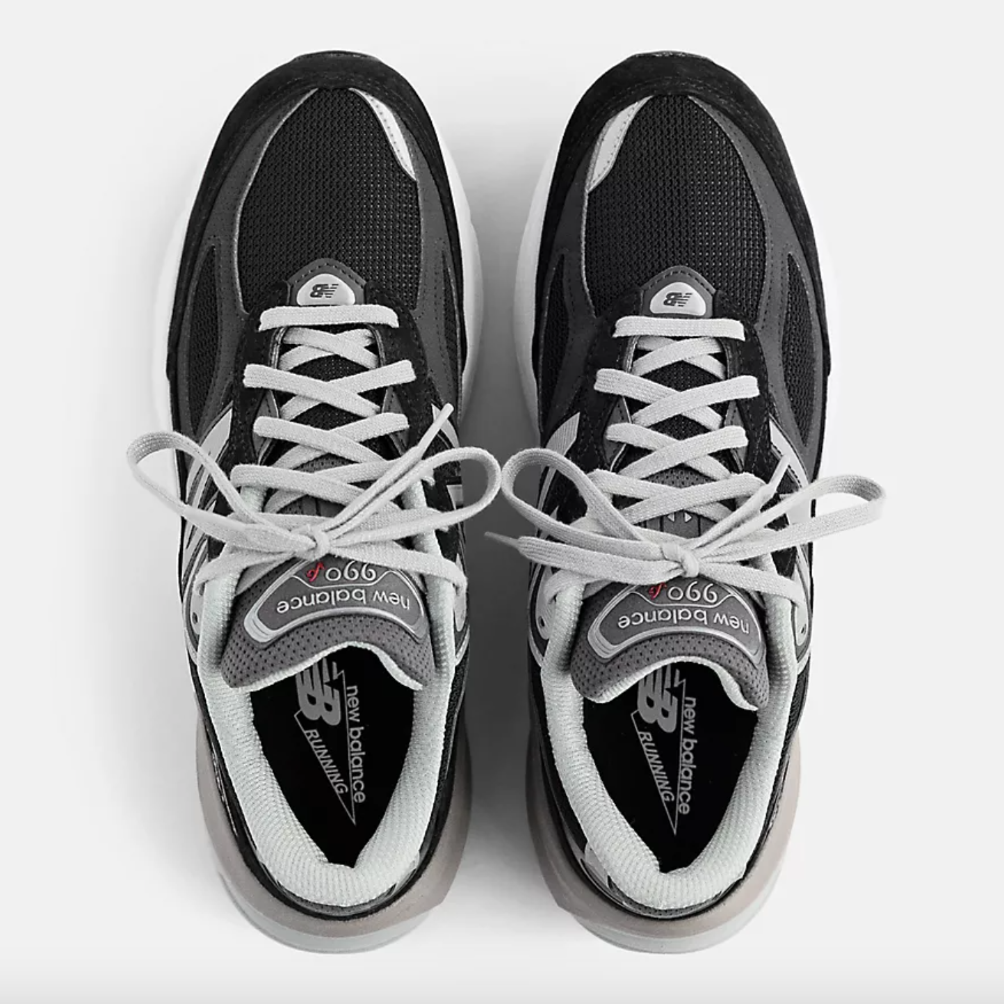 New Balance- M990 Black/ White