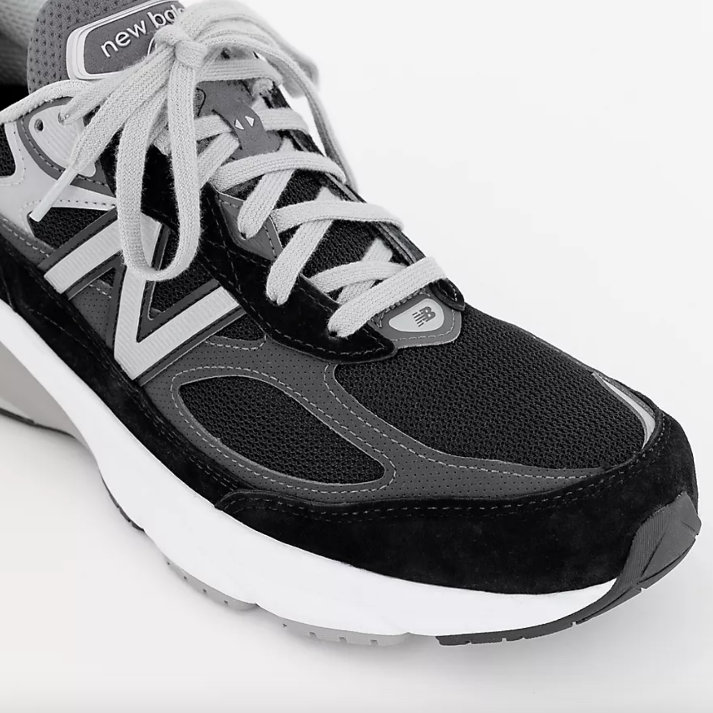 New Balance- M990 Black/ White