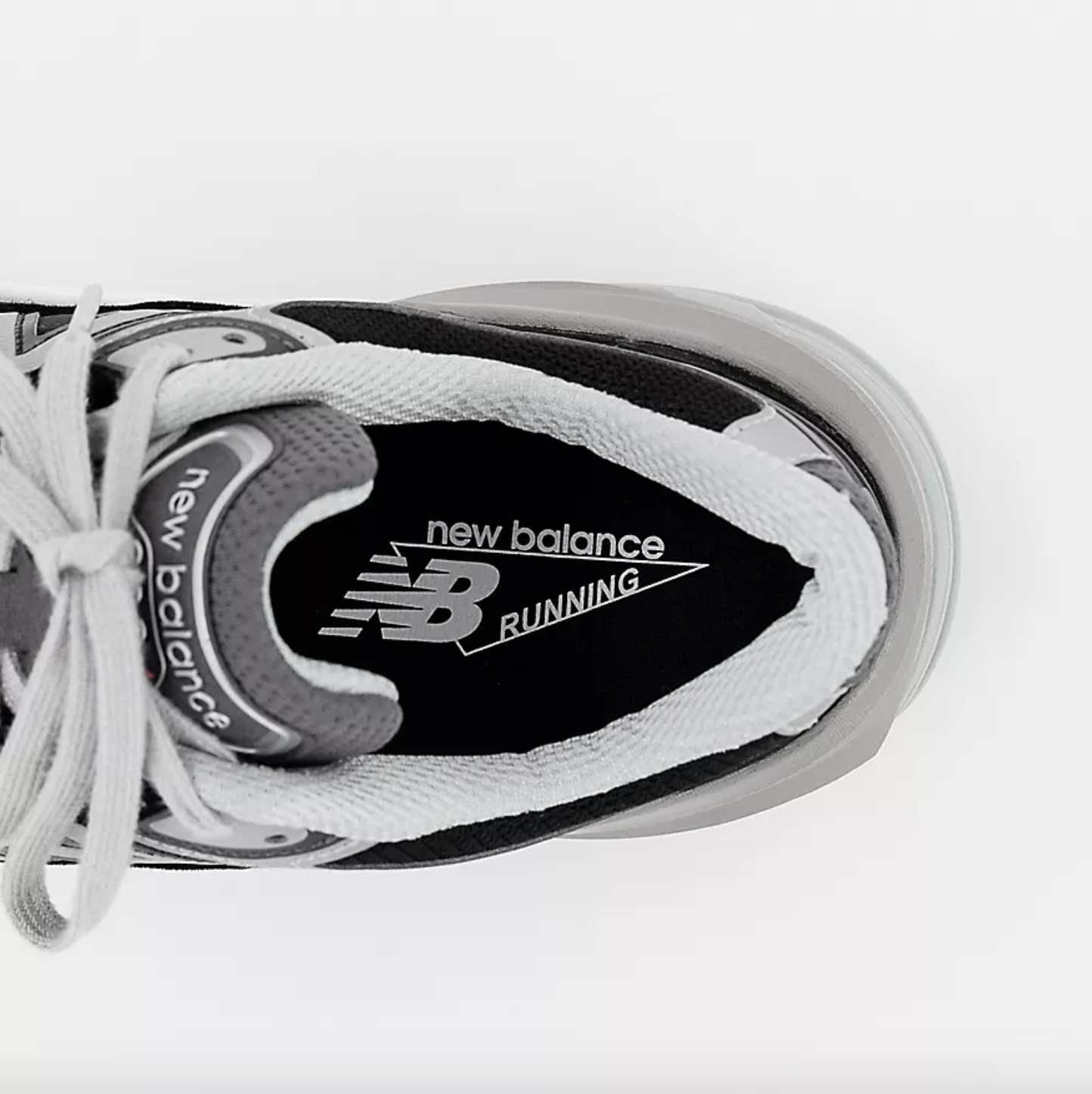 New Balance- M990 Black/ White