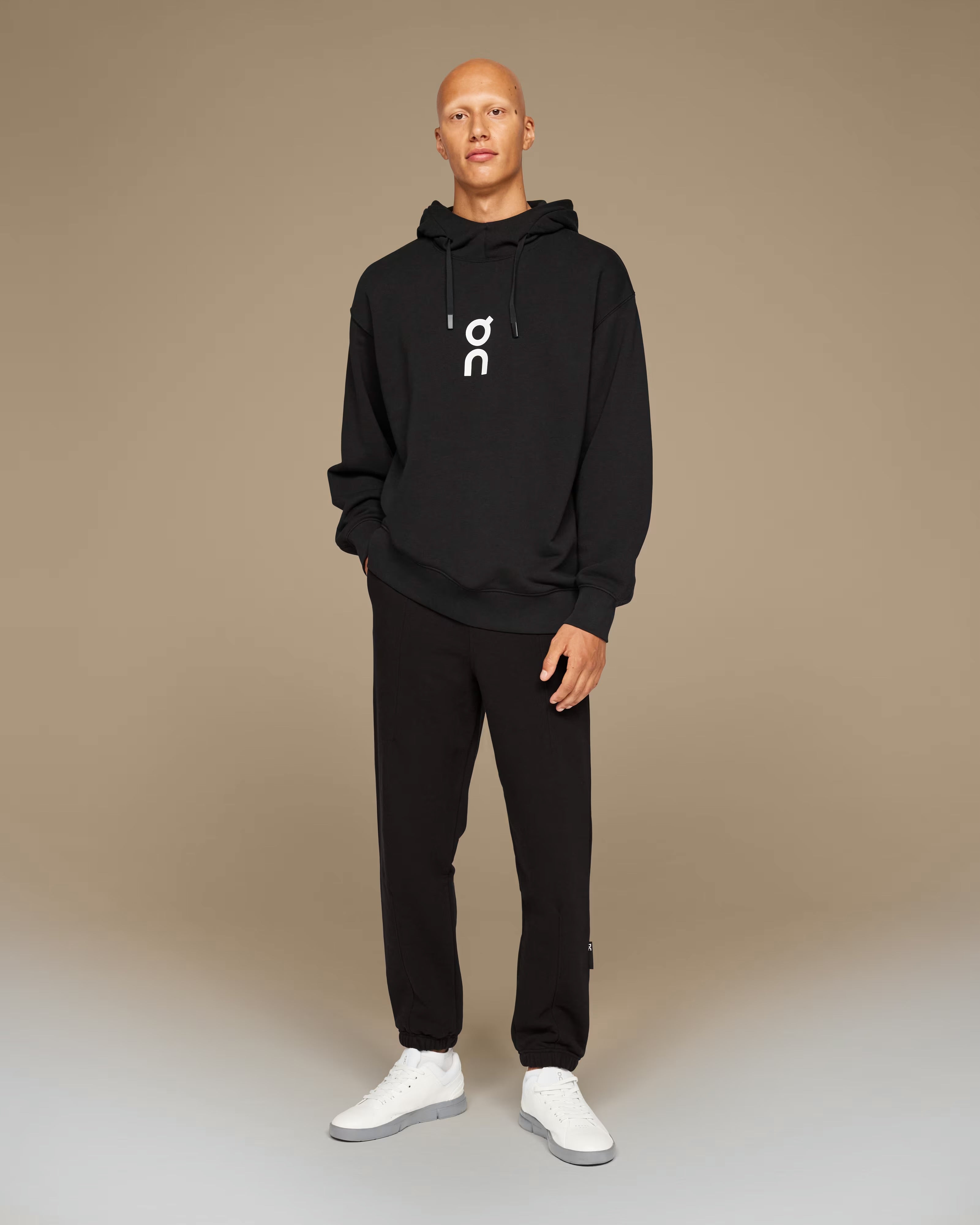 ON Running - Club Hoodie in Black