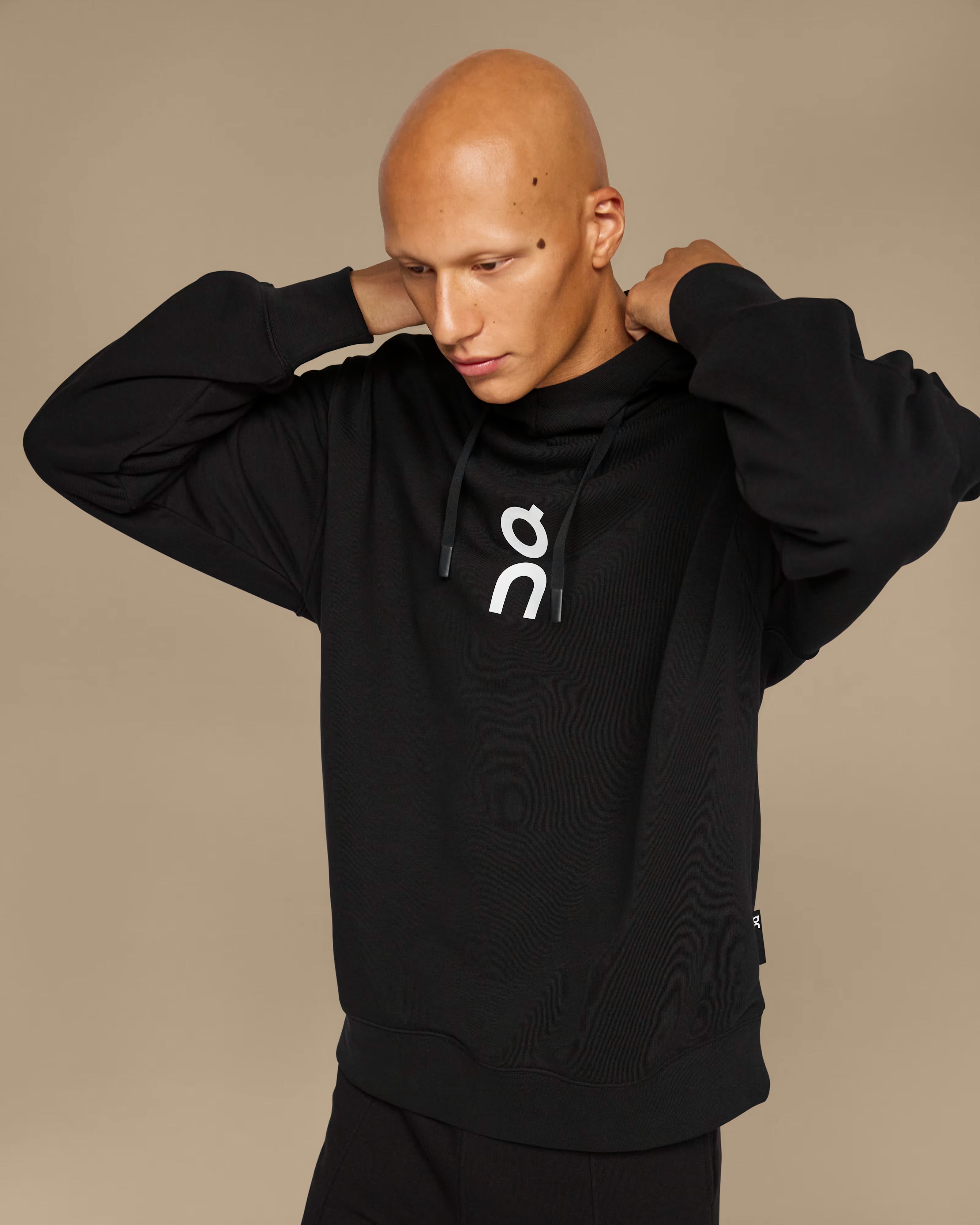 ON Running - Club Hoodie in Black
