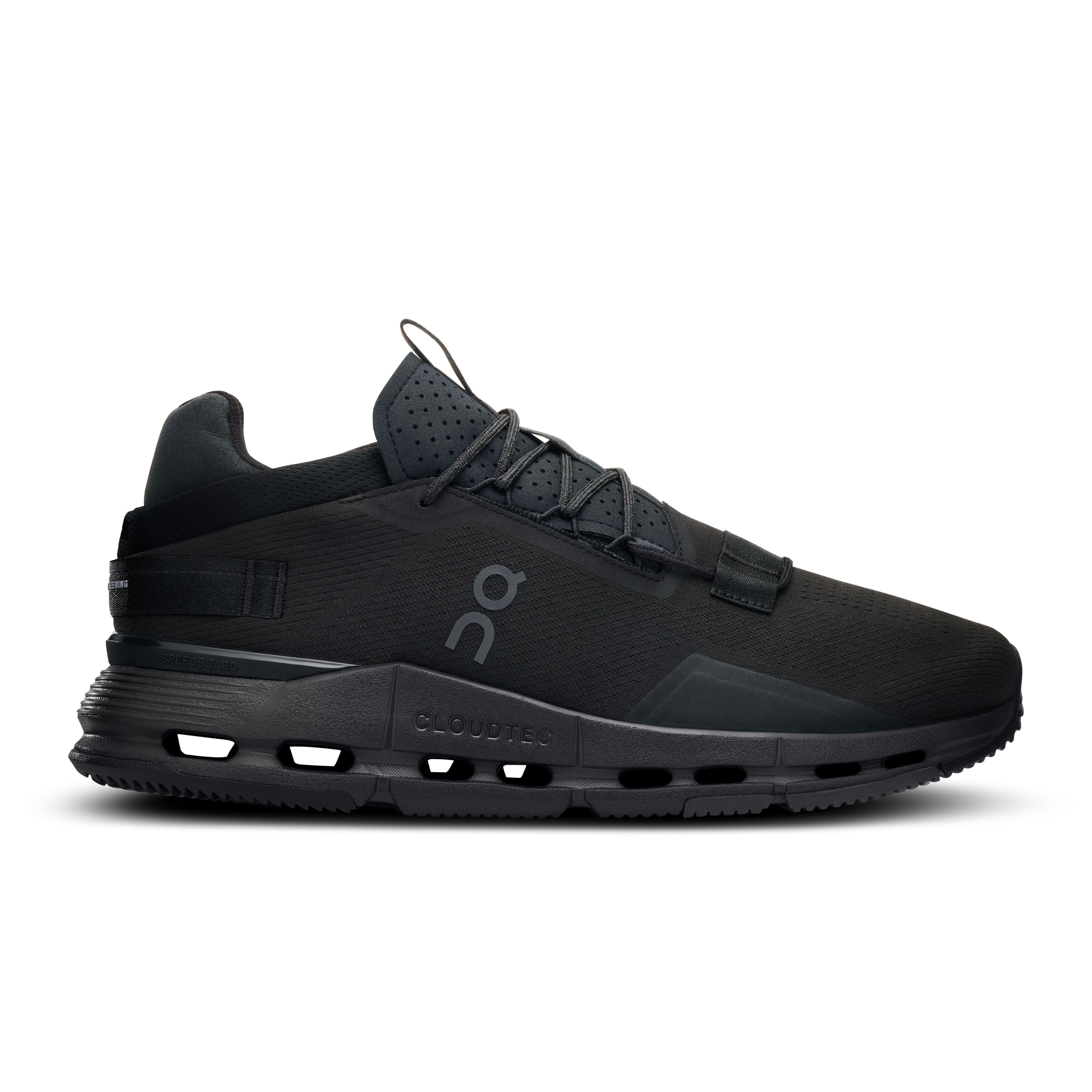 ON Running - Cloudnova 2 in All Black