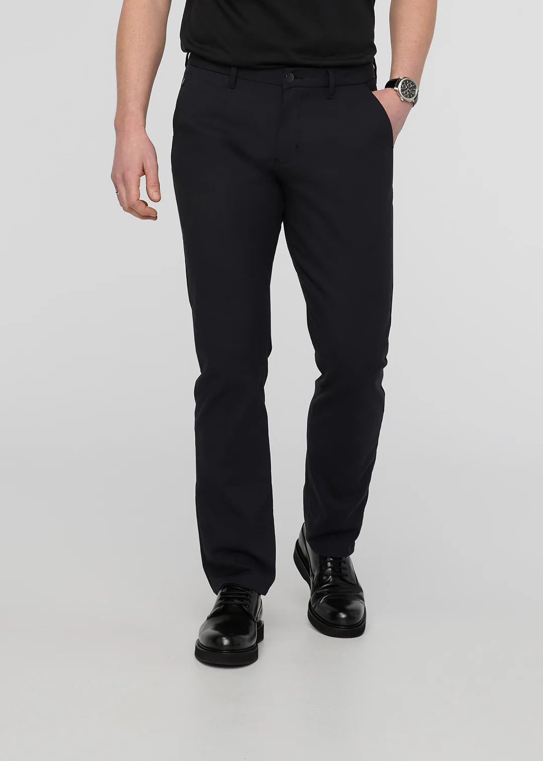 Duer - NuStretch Relaxed Taper Trouser in Black