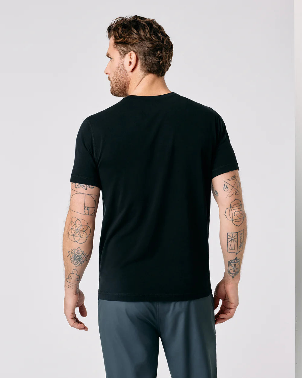 Vuori - Tuvalu Tee in Black