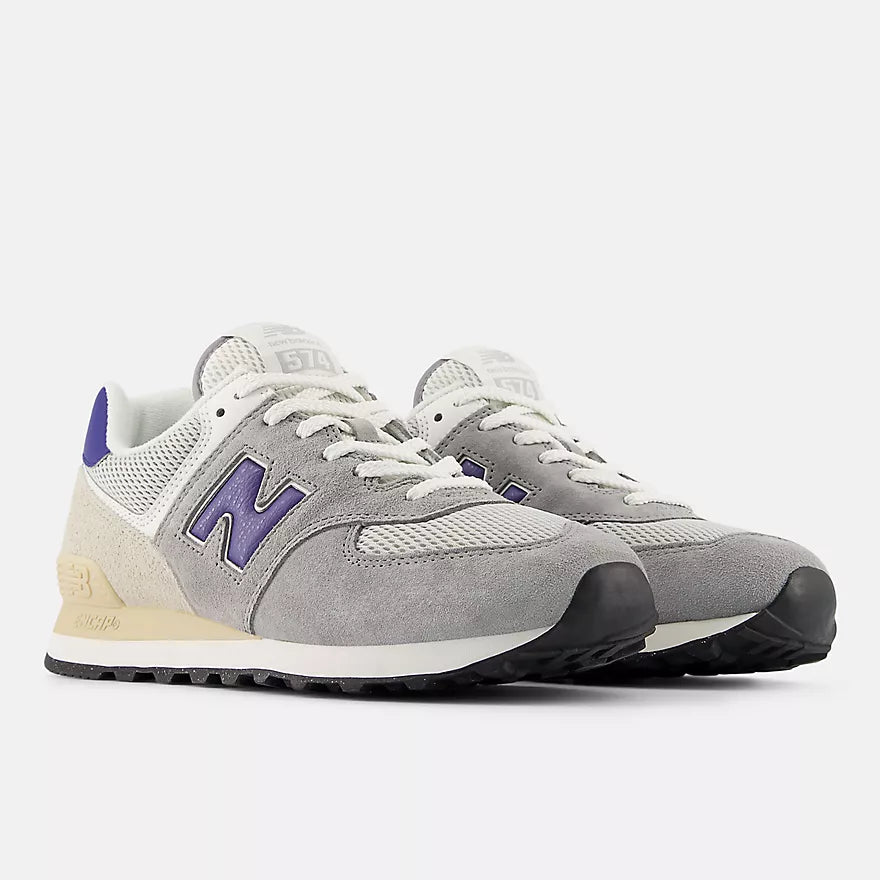 New Balance - 574 in Grey/Grey