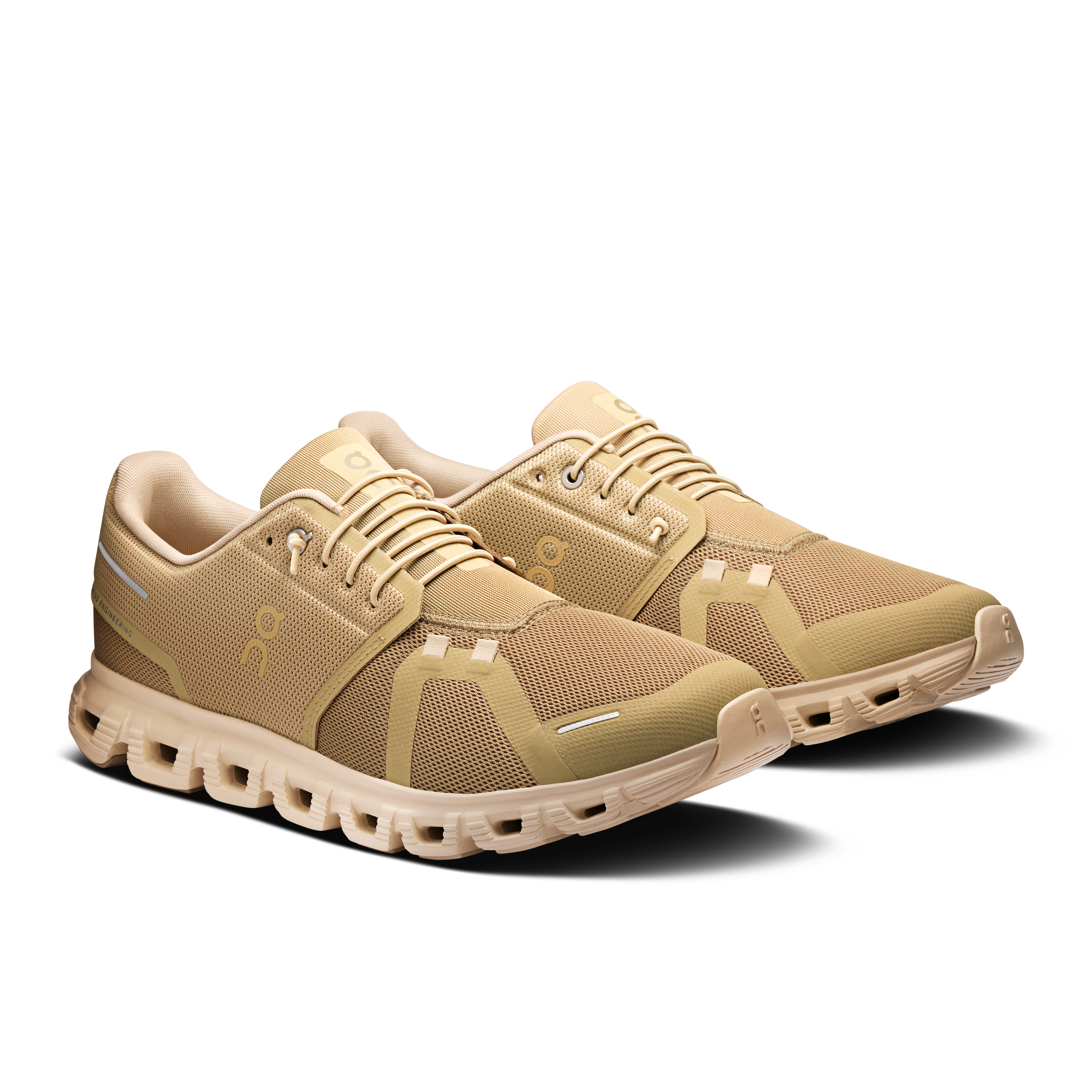 On Running - Cloud 6 in Chai/Sand