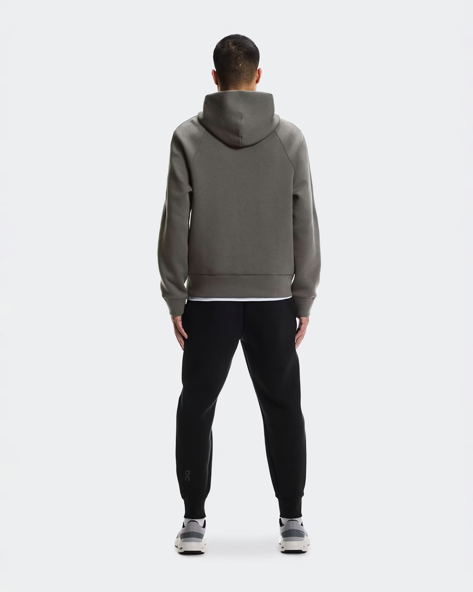 ON Running - Focus Tech Hoodie in Shadow