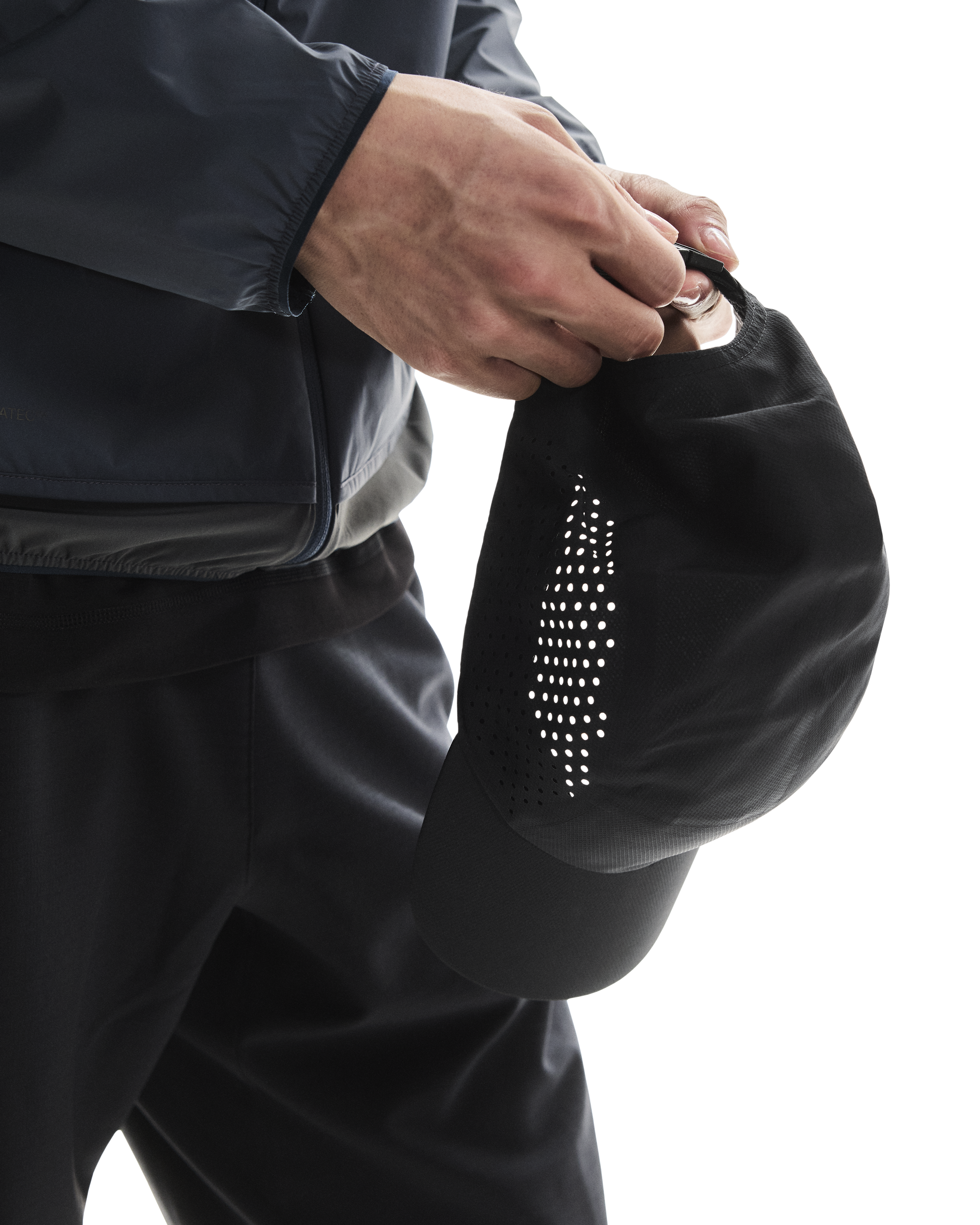 On Running - Lightweight Cap in Black