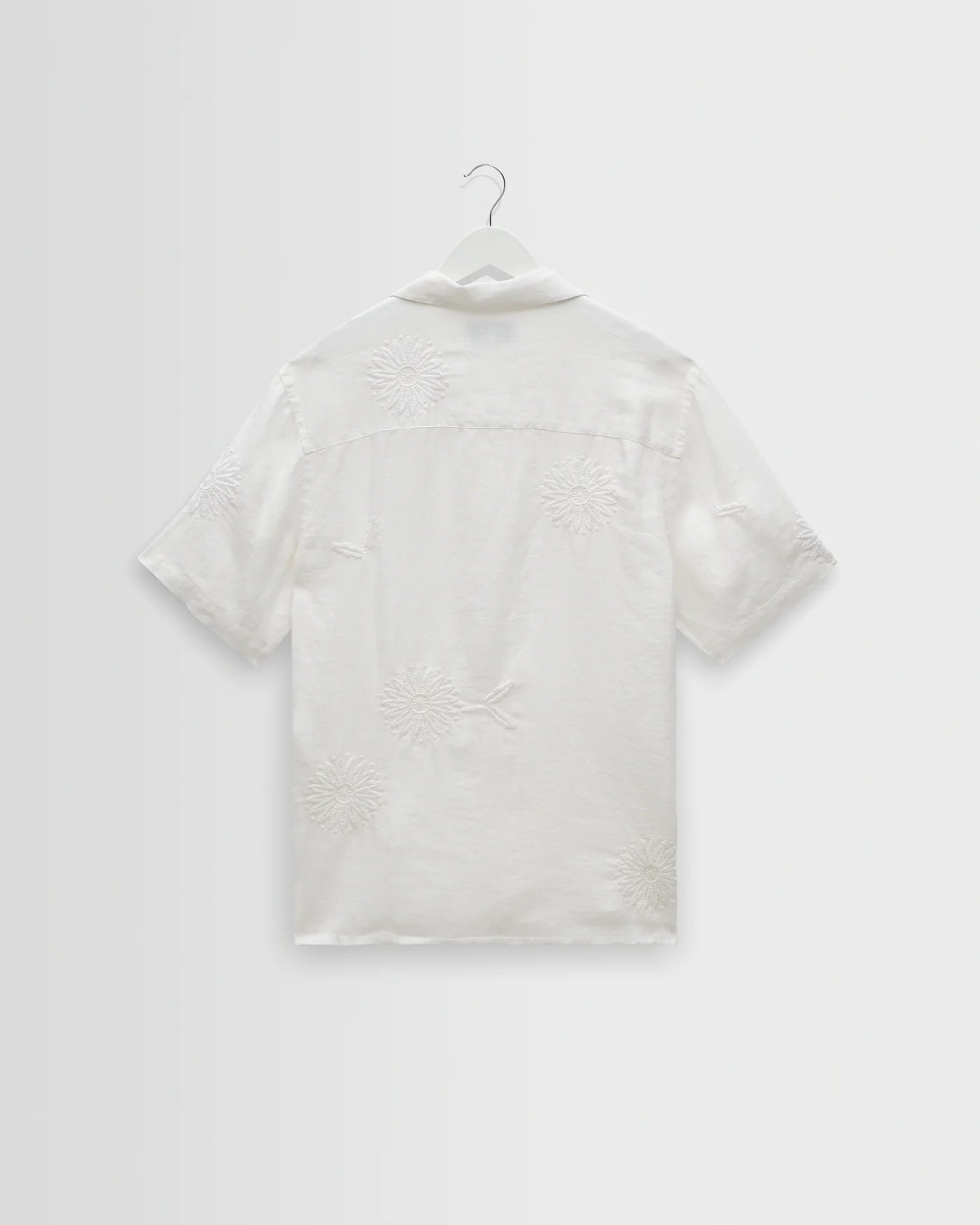 Wax London - Didcot Flower Embroidered Short-Sleeve Shirt in White