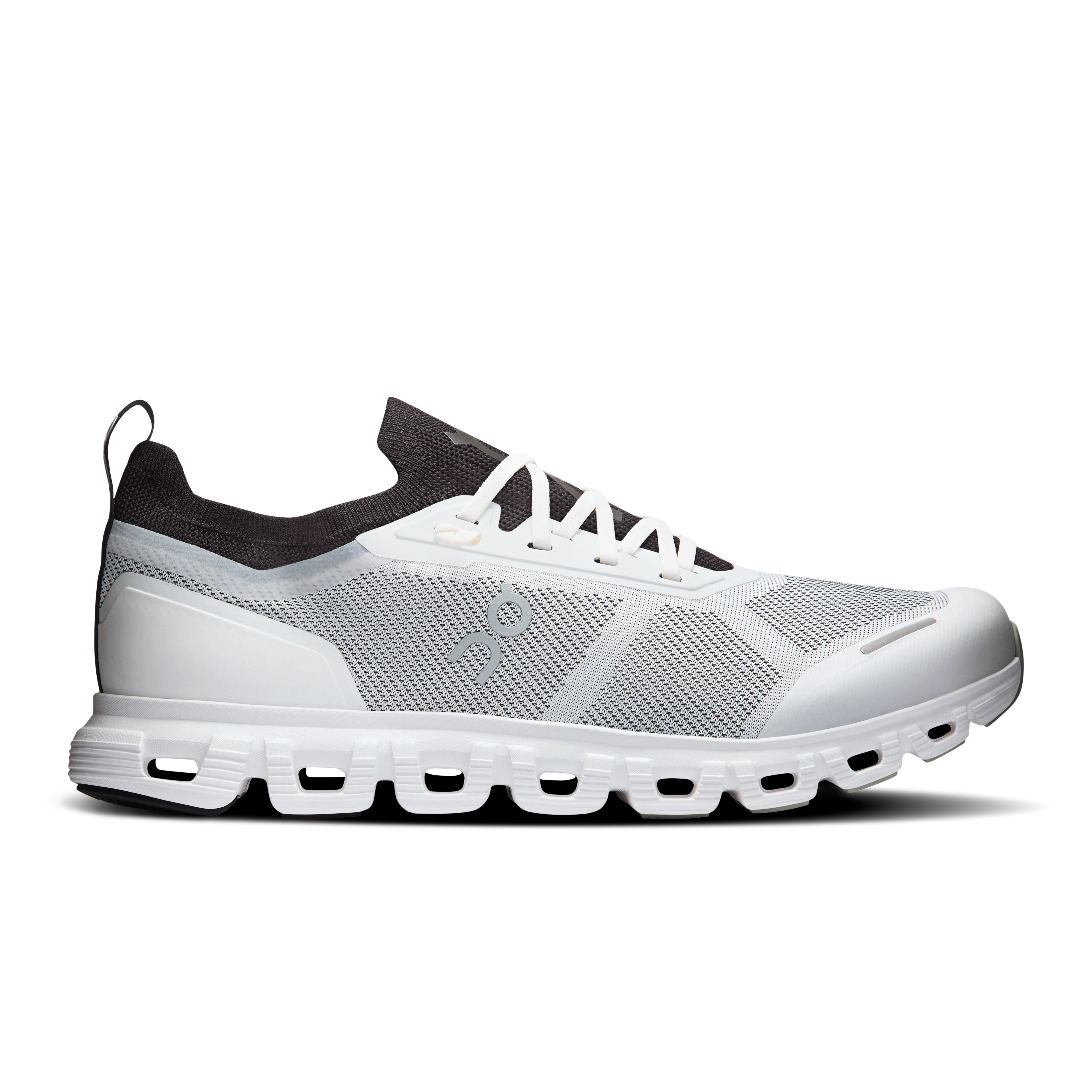 ON Running - Cloud 6 Versa in Black/Ivory
