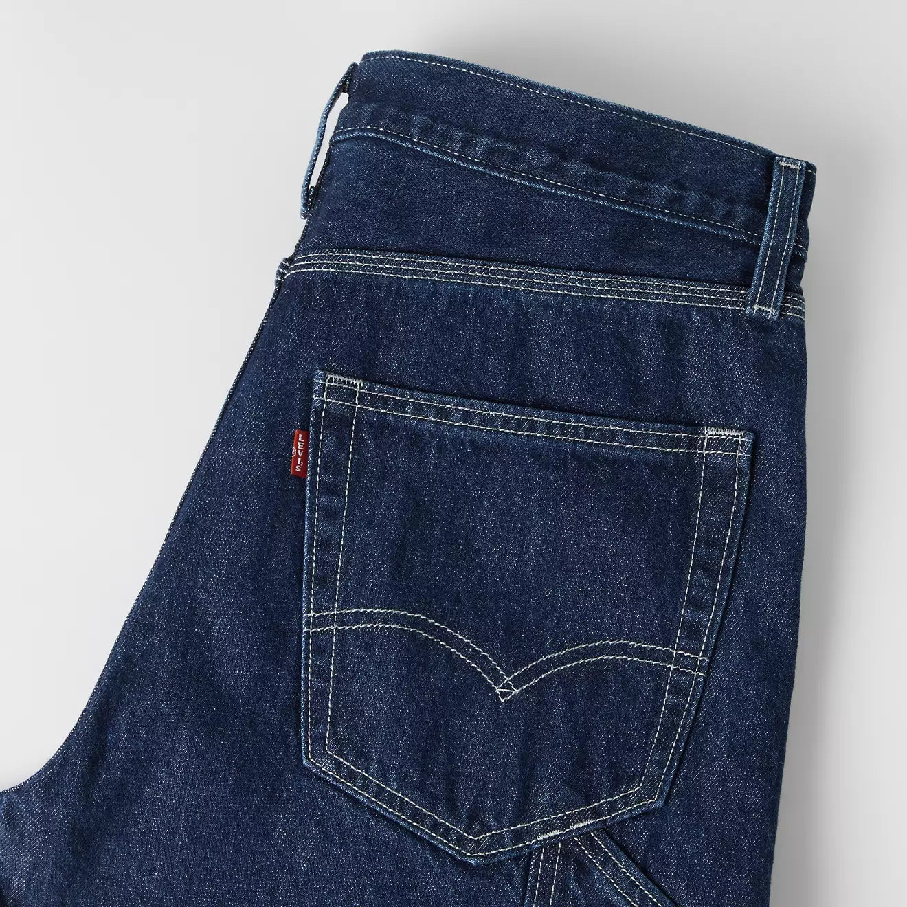 Levi’s - 568 Loose Straight Carpenter in Medium Wash