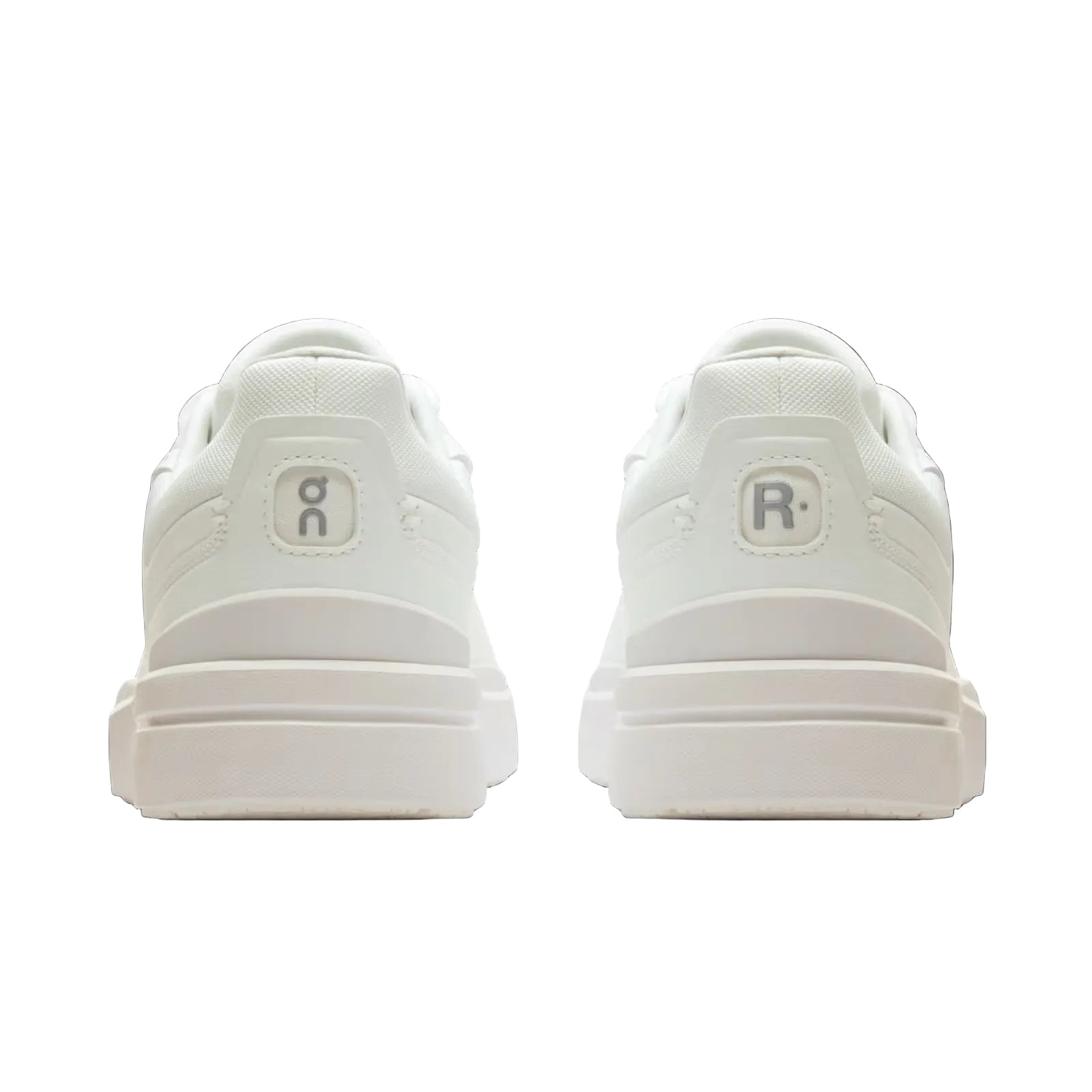 On Running - The ROGER Advantage in White/White