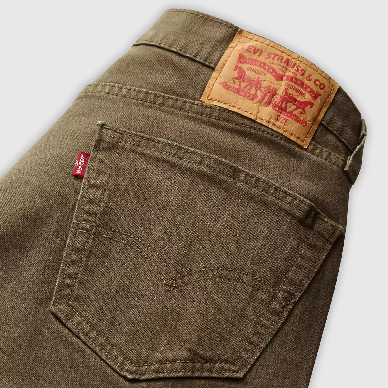 Levi’s - 505 Regular Jeans in Canteen