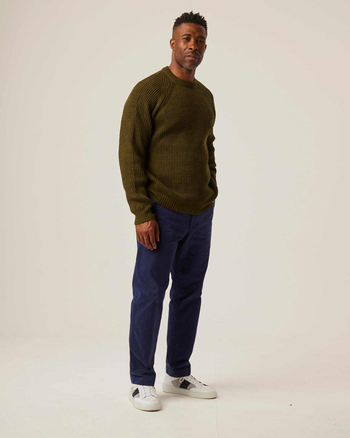 Peregrine - Ford Crew Jumper in Olive Merino