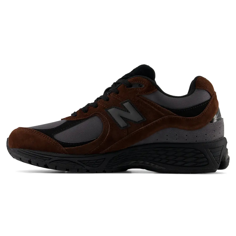 New Balance - 2002 in Pumpernickel and Black
