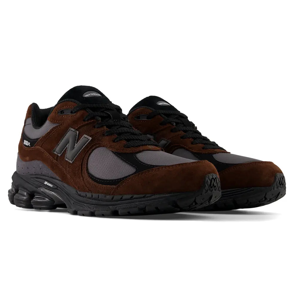 New Balance - 2002 in Pumpernickel and Black
