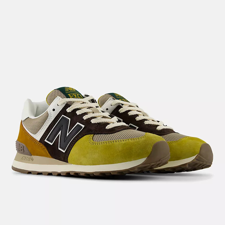 New Balance - 574 in Black coffee with breakfast tea