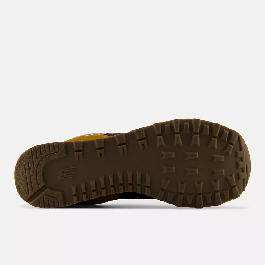 New Balance - 574 in Black coffee with breakfast tea